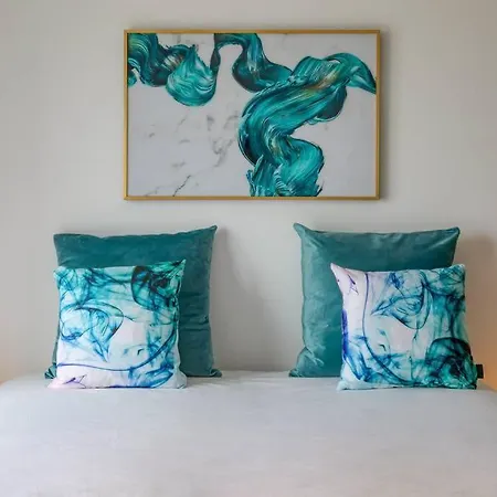 Sylena's Oceanview Apartment